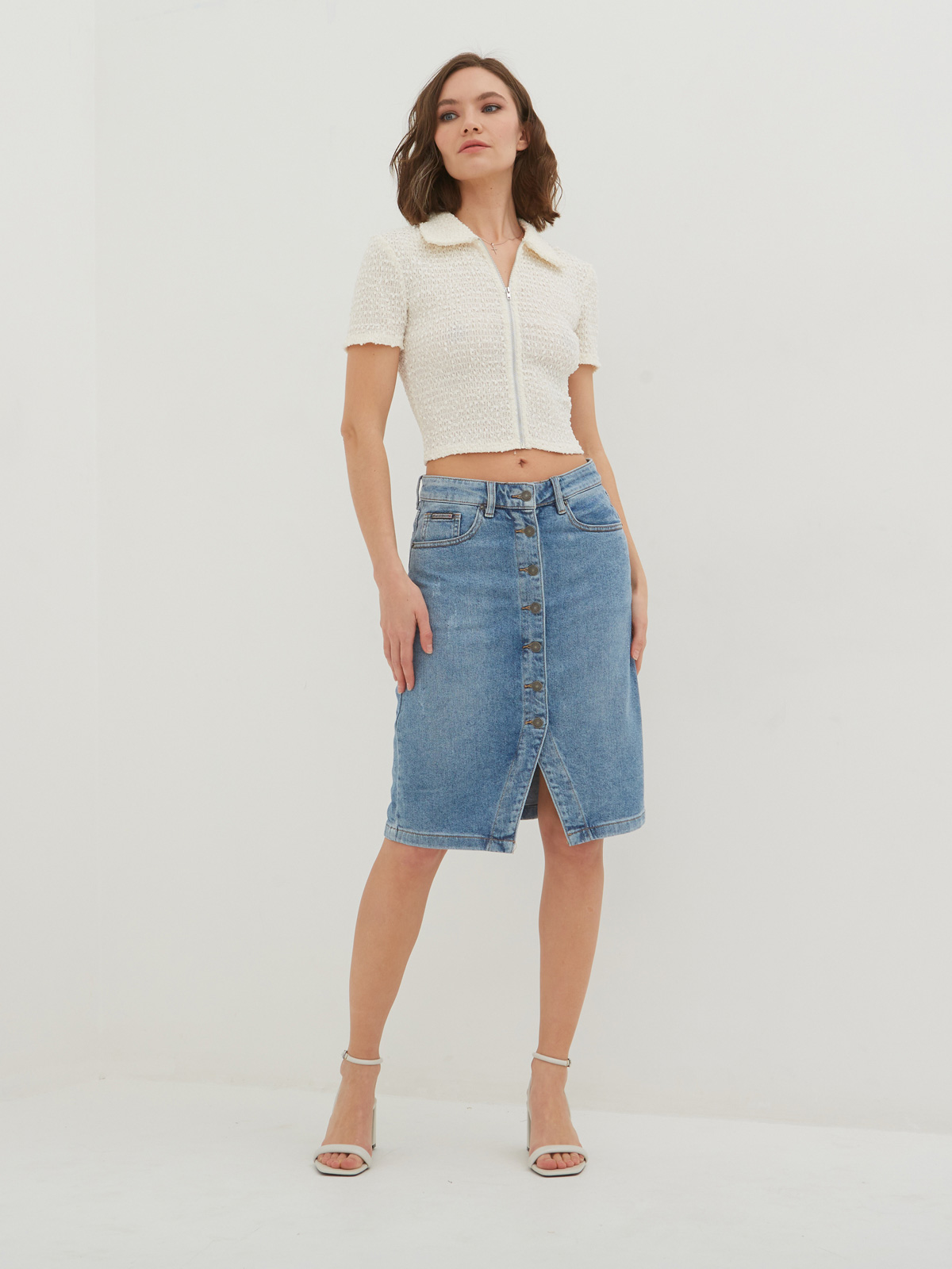 Женская  прямая юбка на кнопках