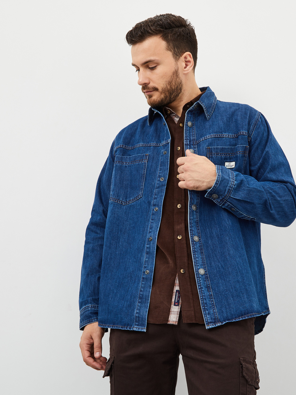 Мужская джинсовая рубашка прямого кроя