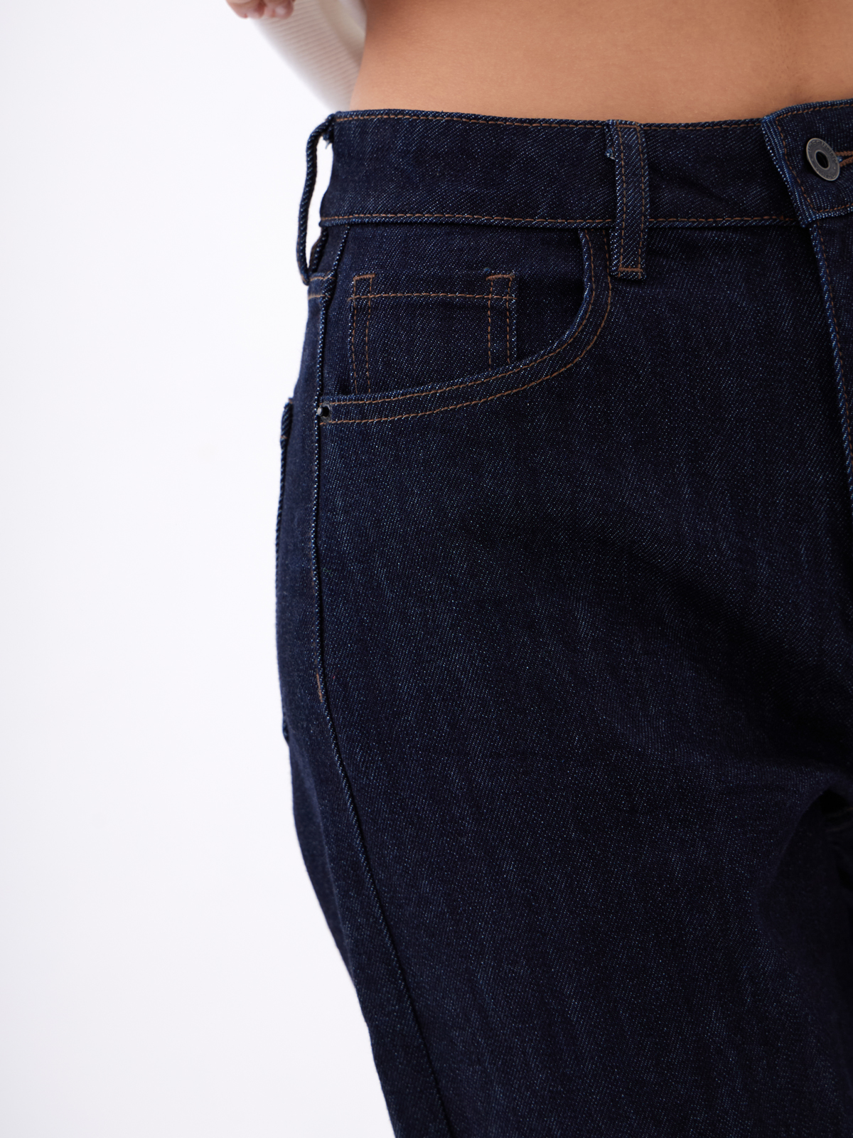 Женские джинсы mom fit с высокой посадкой