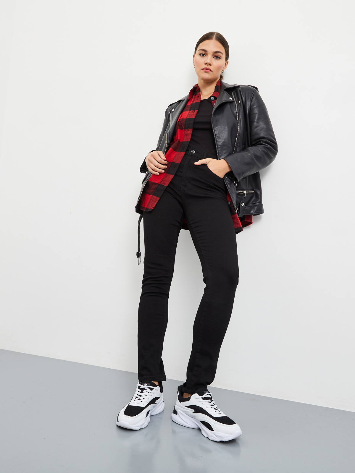 Утепленные Женские джинсы зауженного кроя с начесом