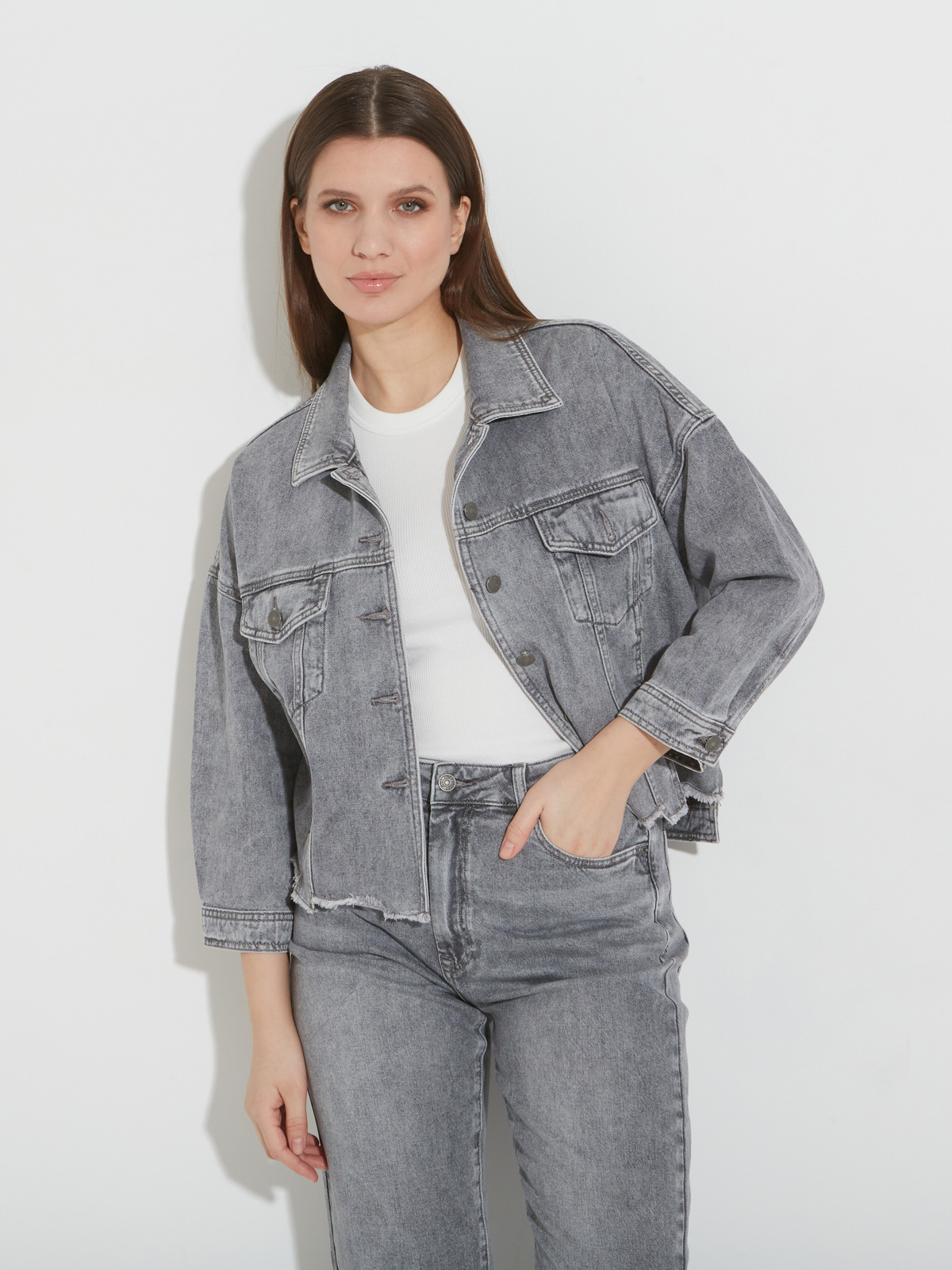 Женская куртка с рваным краем