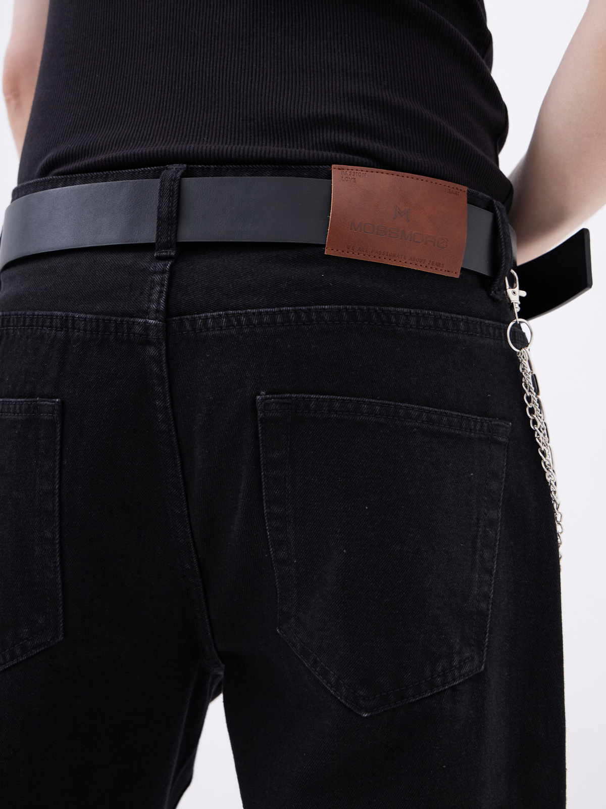 Мужские джинсы зауженного кроя