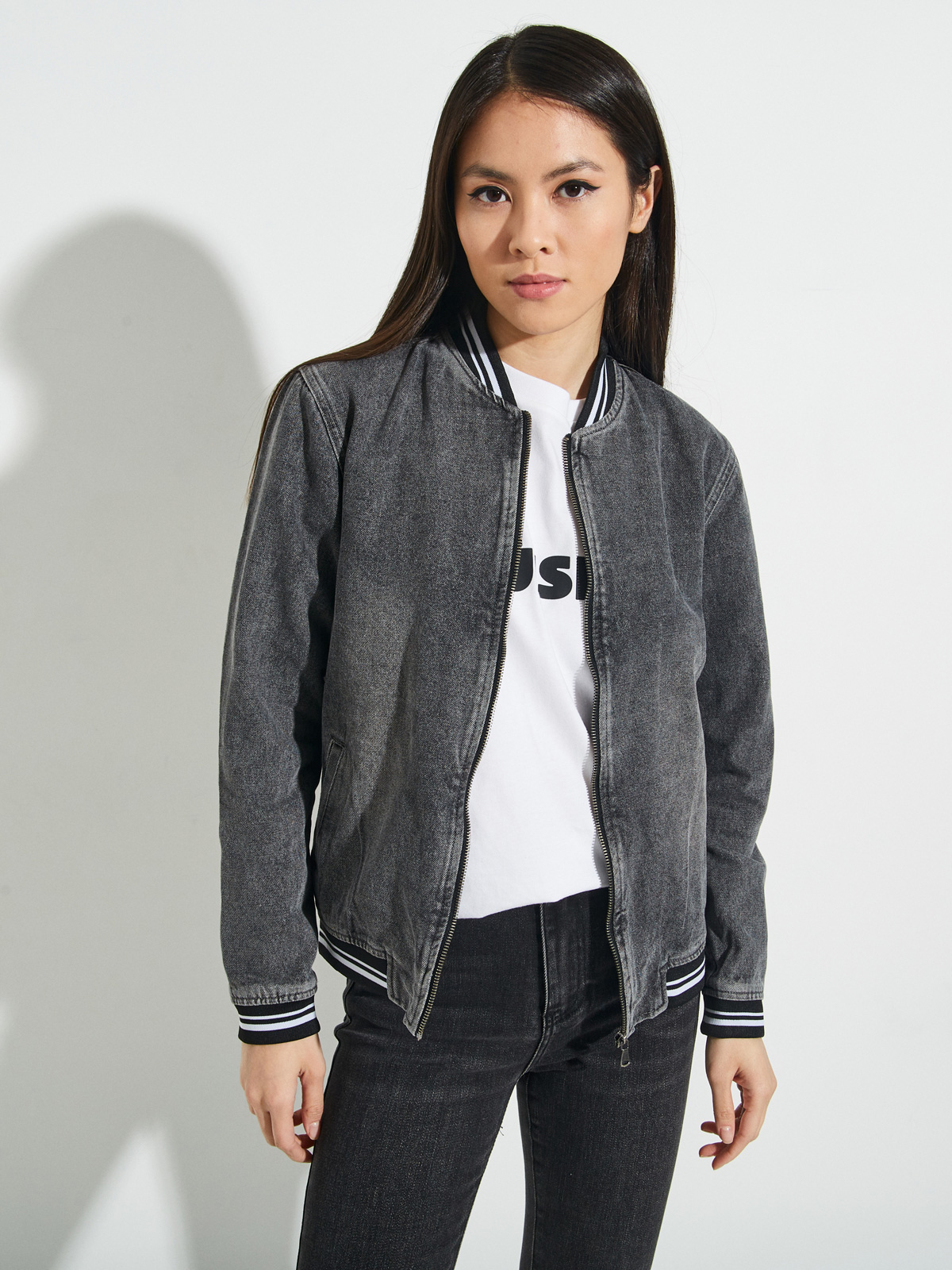 Женский бомбер