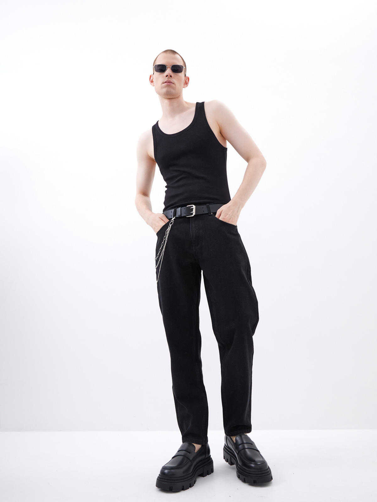 Мужские джинсы зауженного кроя