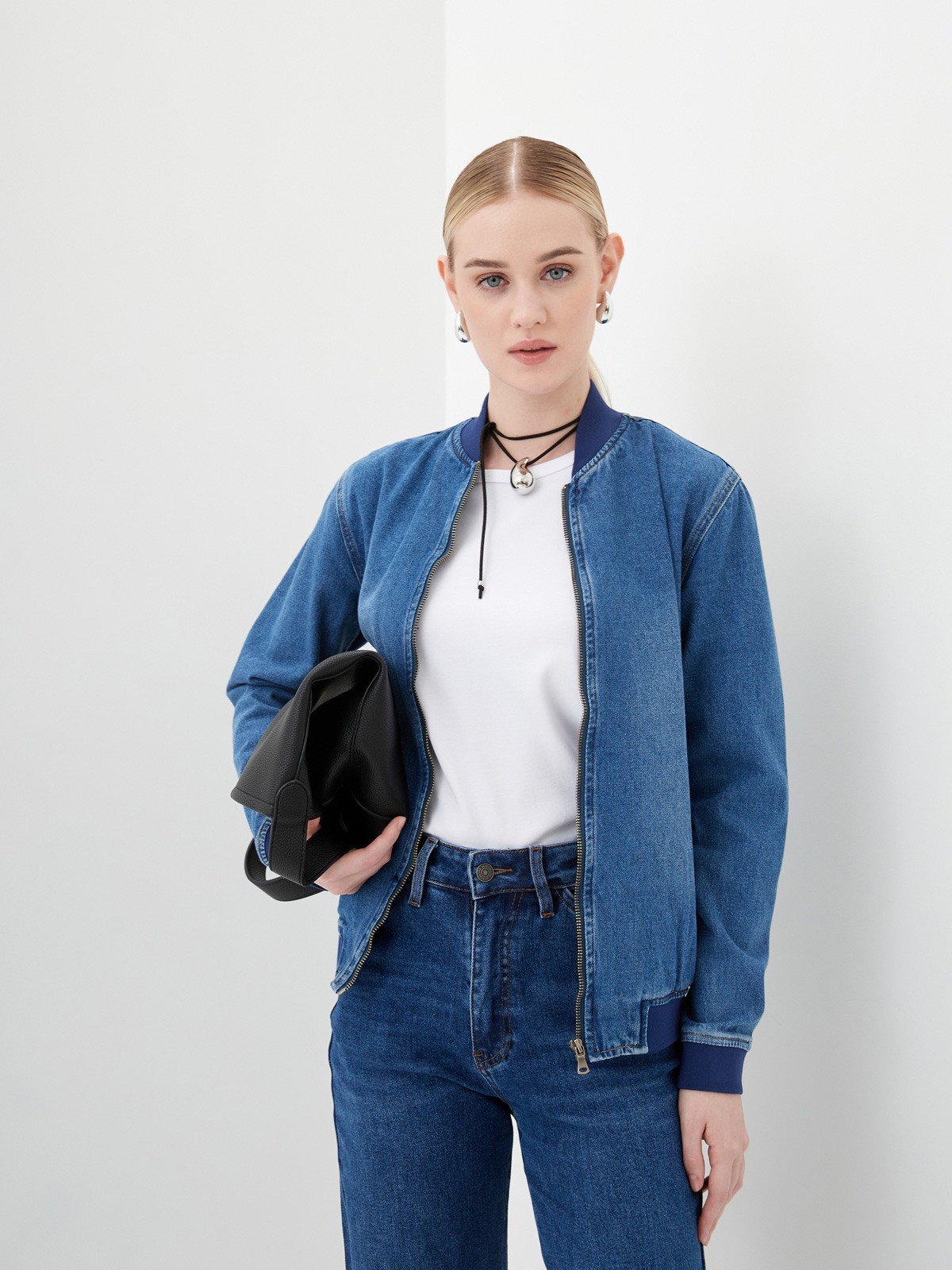 Женский бомбер