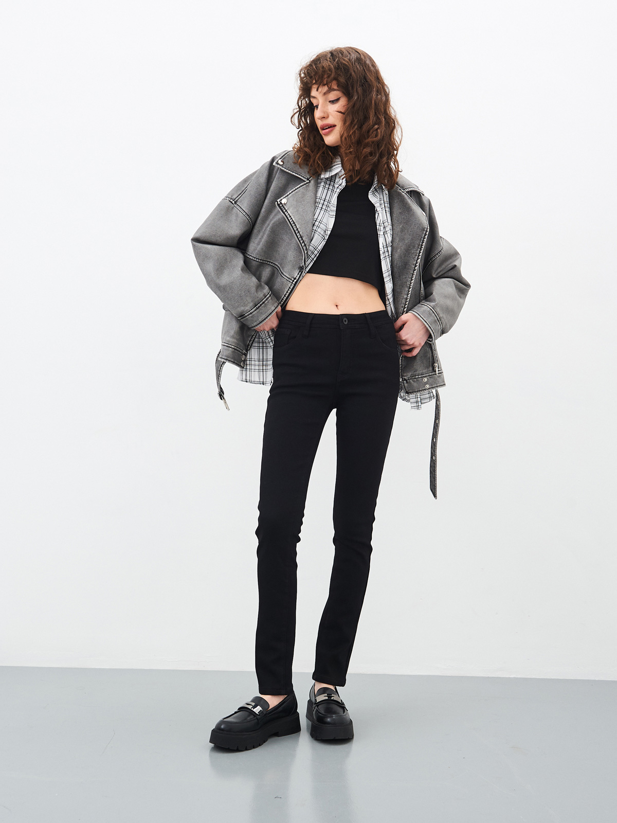 Утепленные Женские Джинсы  Зауженные на Флисе