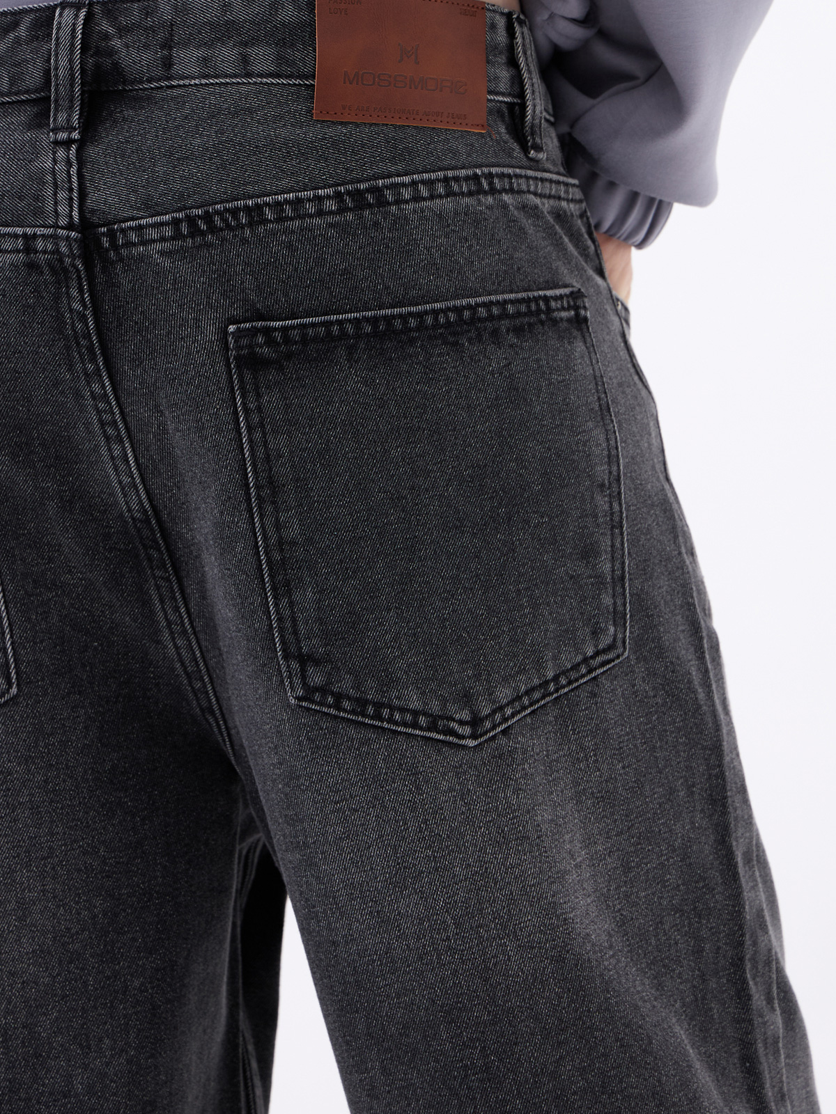 Мужские джинсы широкого кроя