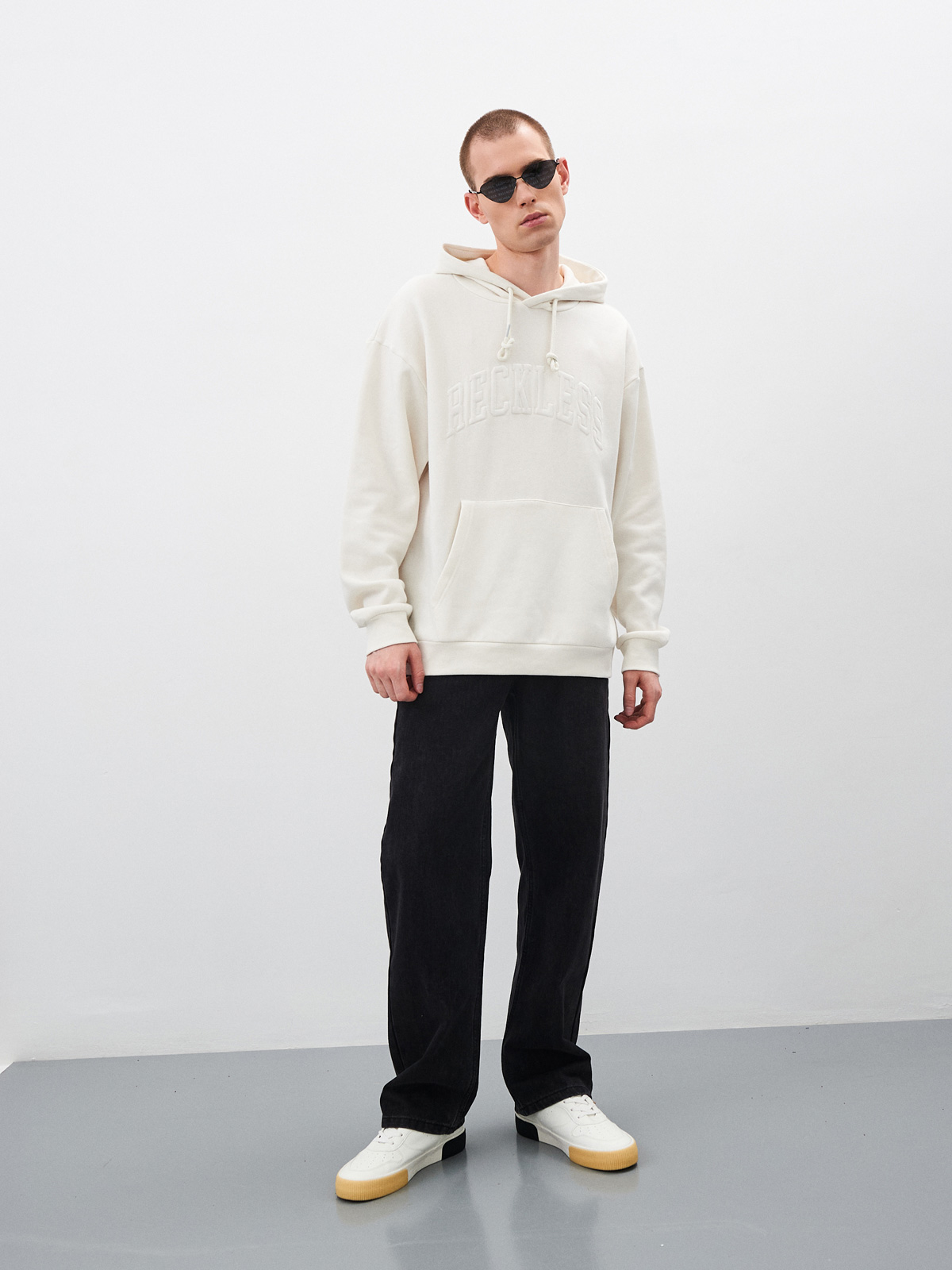 Мужские джинсы широкие с регулируемой посадкой