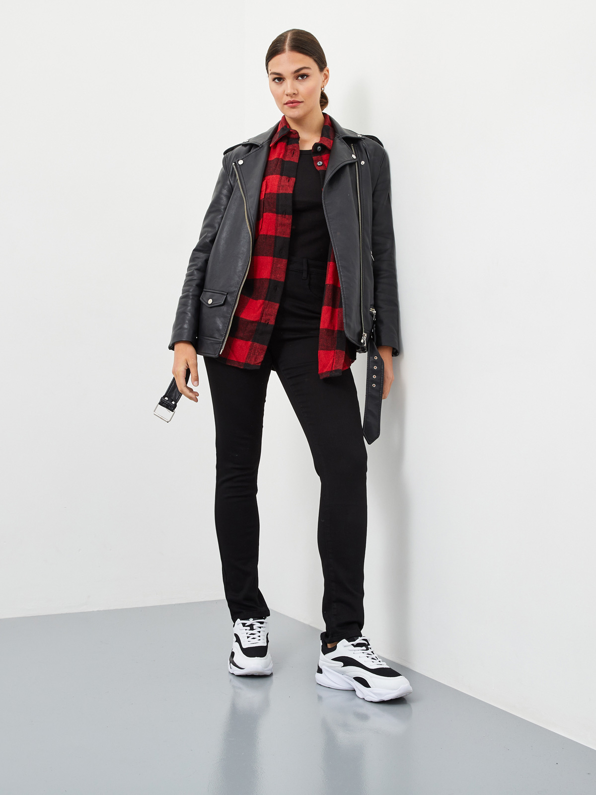 Утепленные Женские джинсы зауженного кроя с начесом