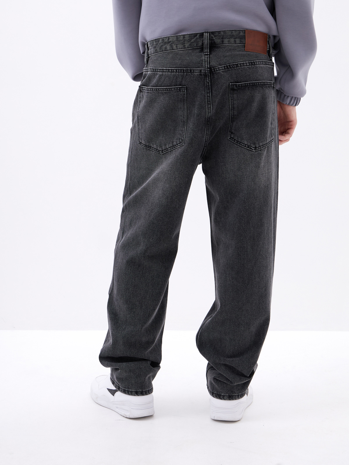 Мужские джинсы широкого кроя