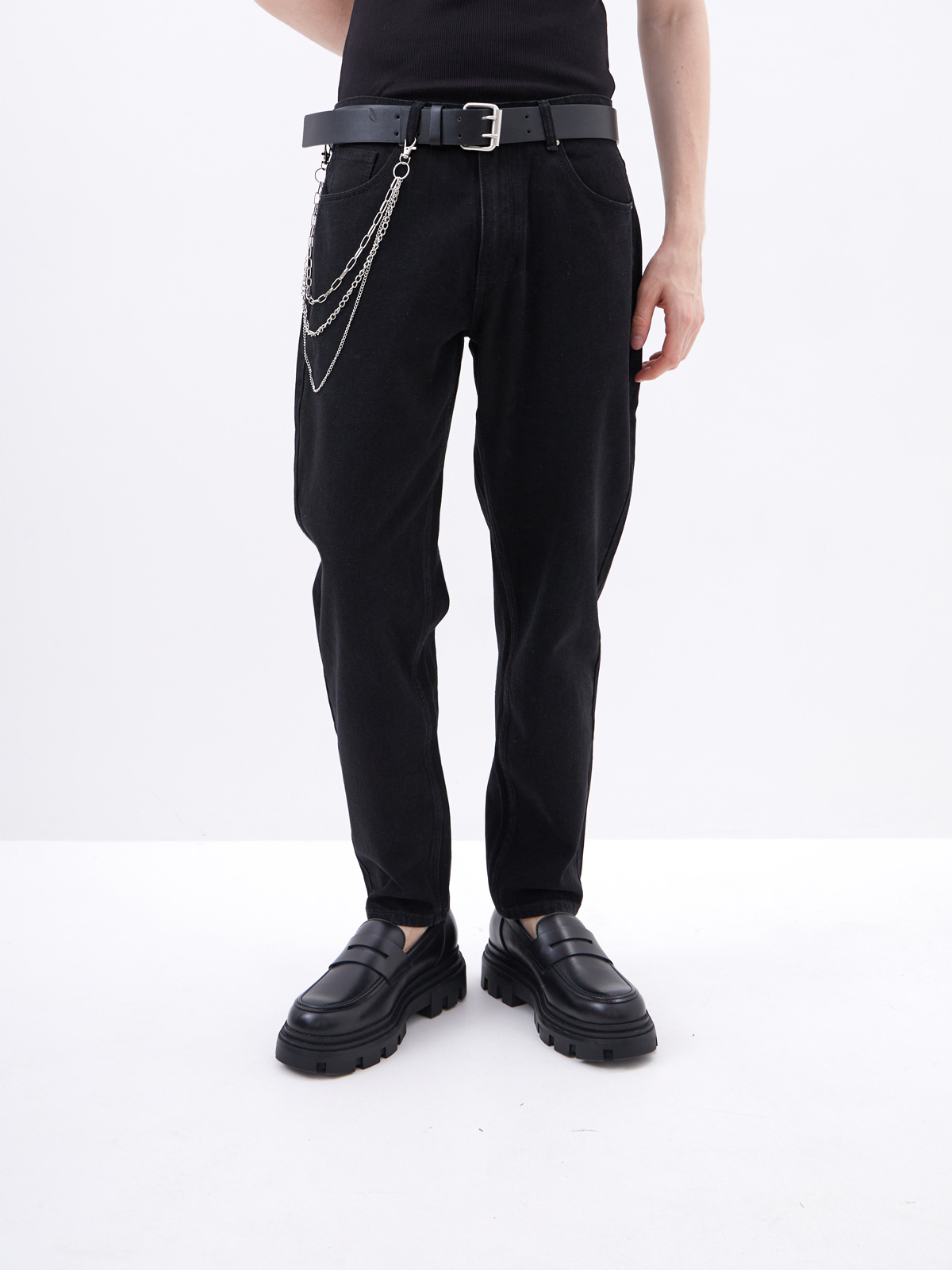 Мужские джинсы зауженного кроя