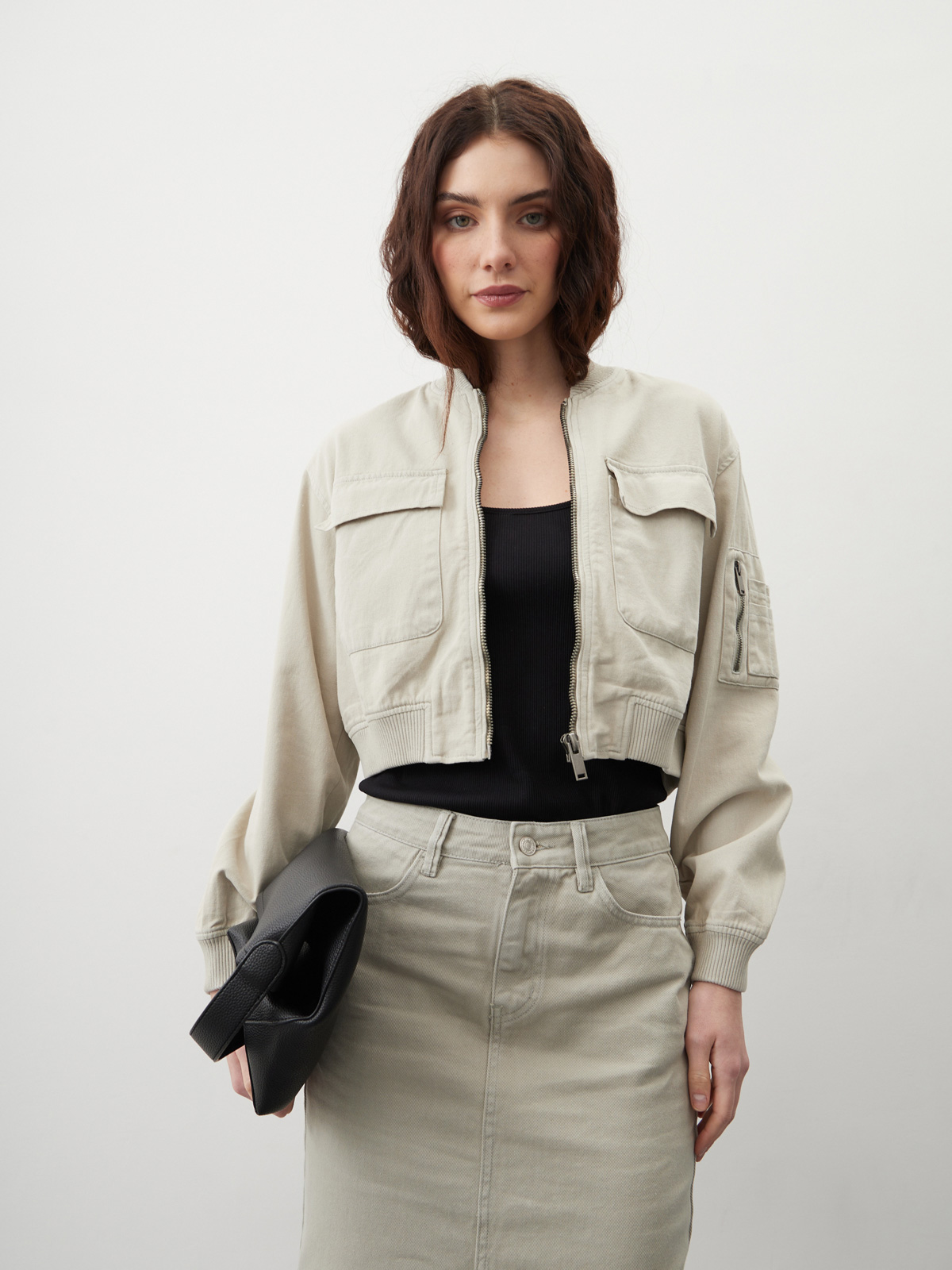 Женский бомбер укороченный на резинке