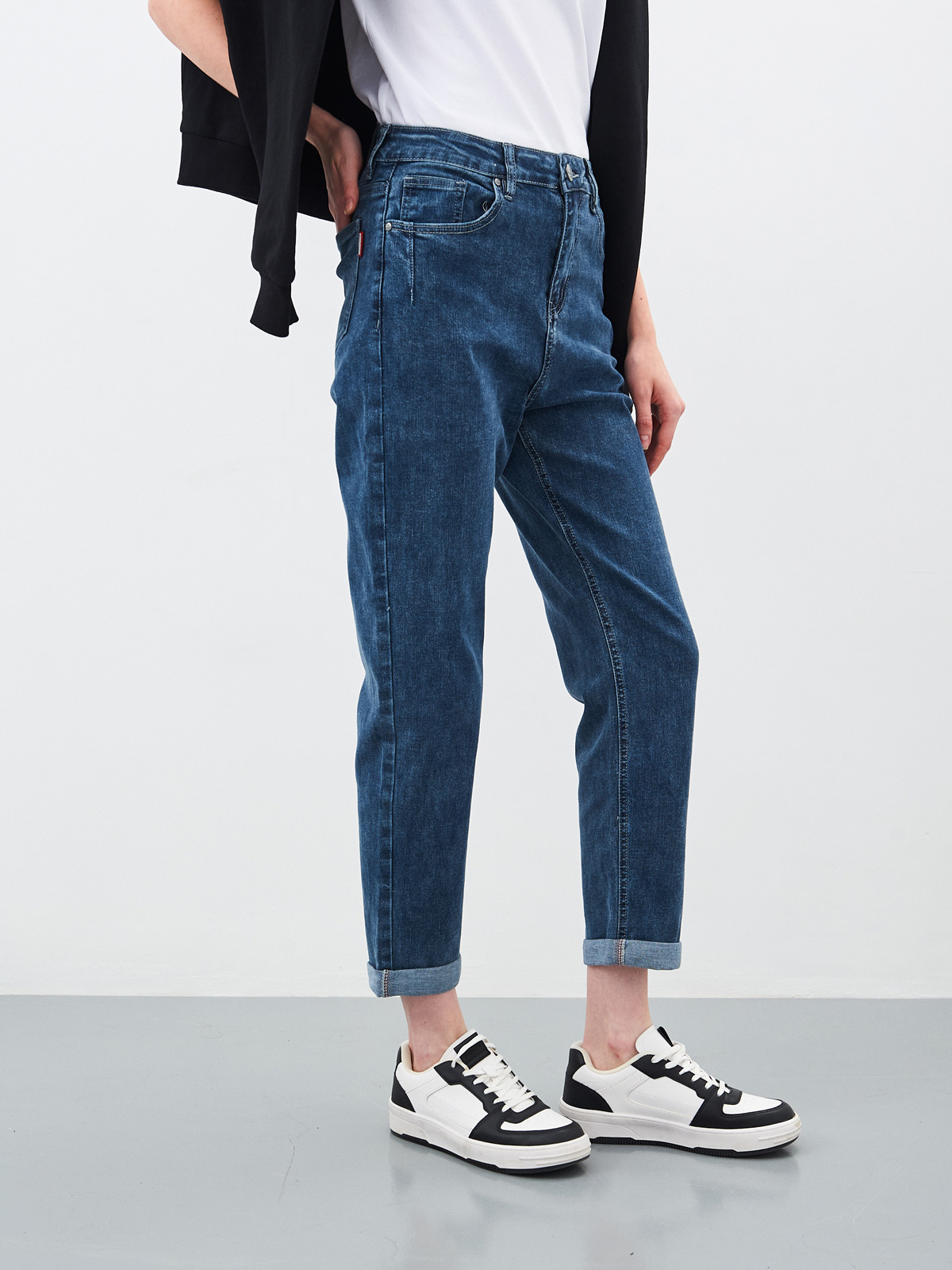 Женские джинсы mom fit