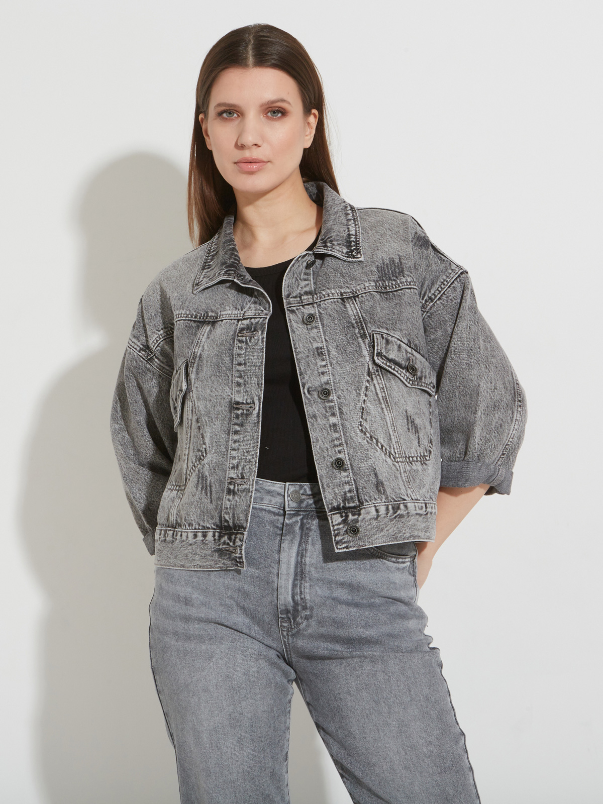 Женская куртка укороченная