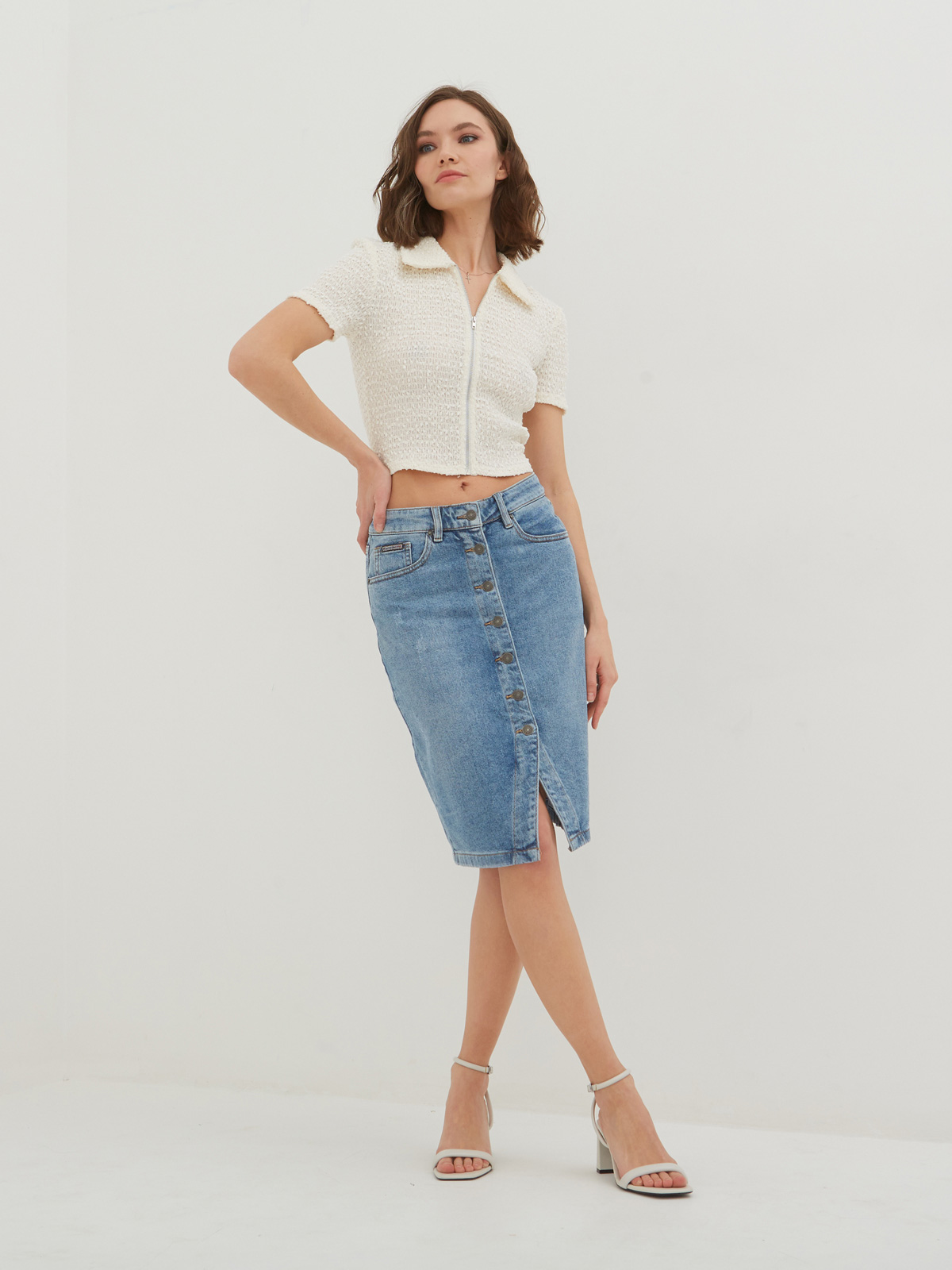 Женская  прямая юбка на кнопках