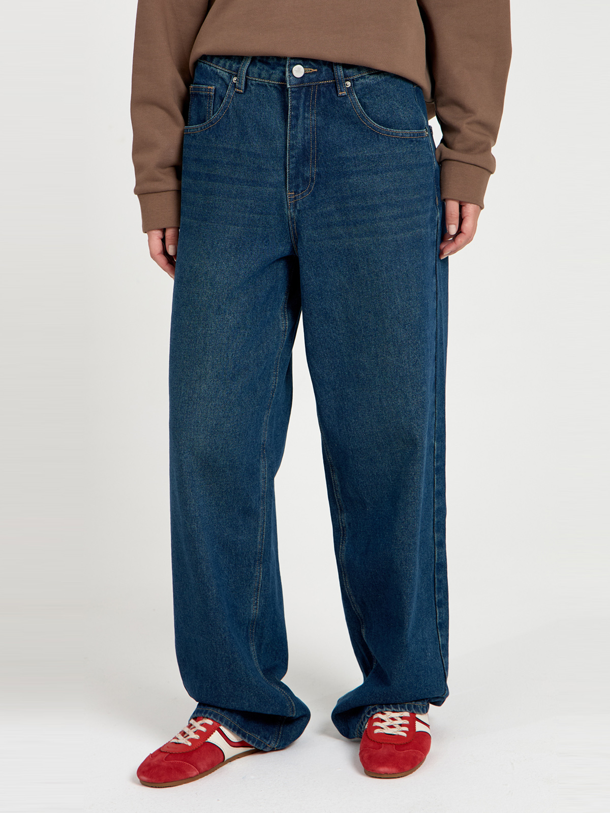 Женские джинсы широкого кроя