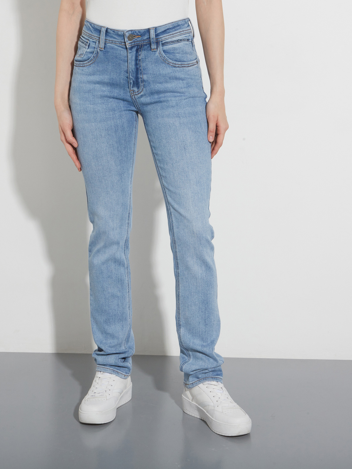 Женские Джинсы  ПРЯМЫЕ