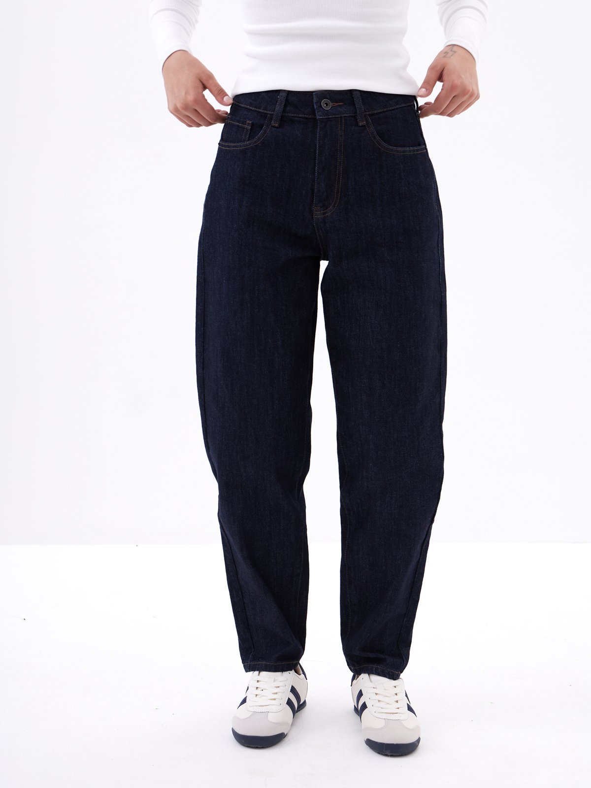 Женские джинсы mom fit с высокой посадкой