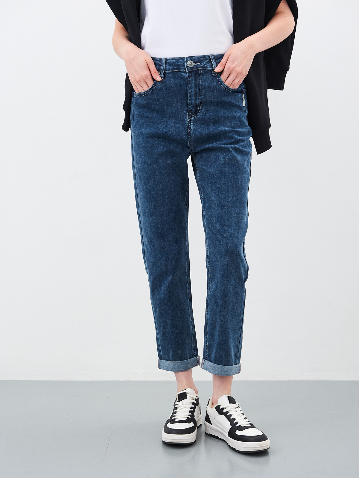 Женские джинсы mom fit