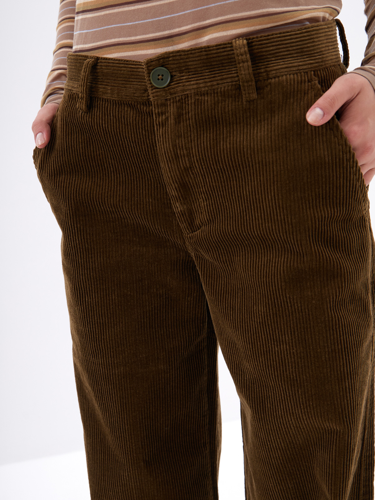 Женские брюки из вельвета свободного кроя